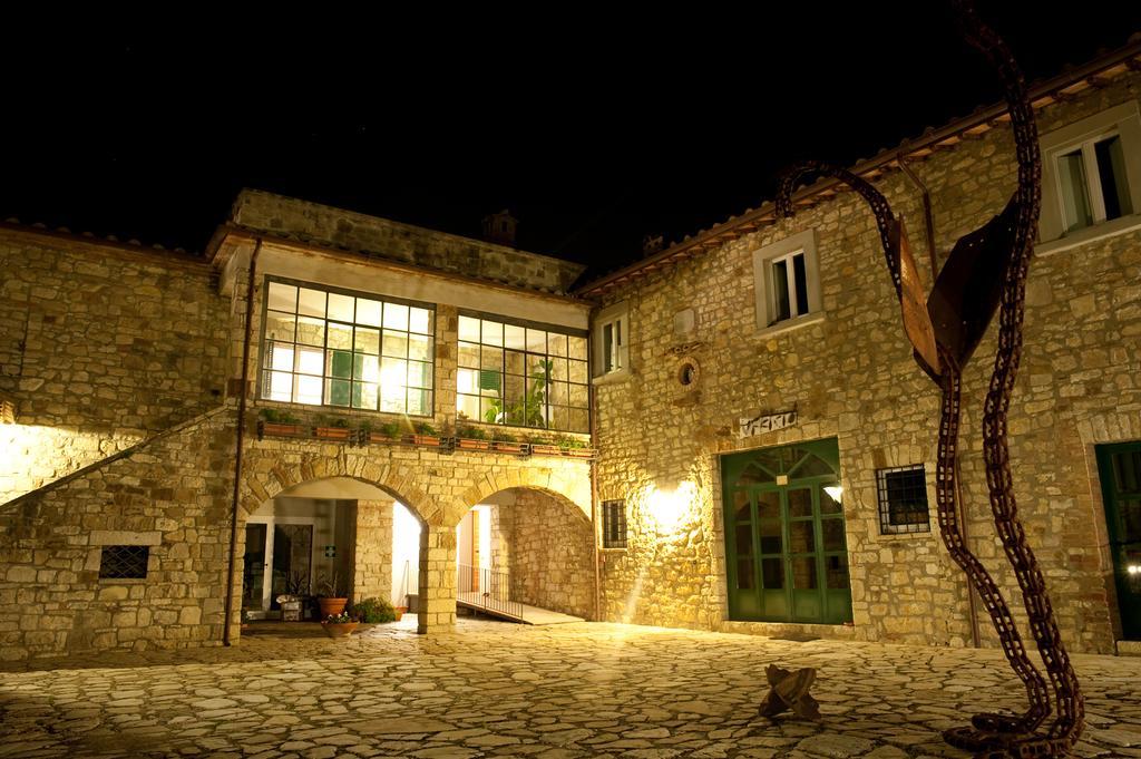 Fratta Todina Agriturismo Tenuta Conti Faina חדר תמונה