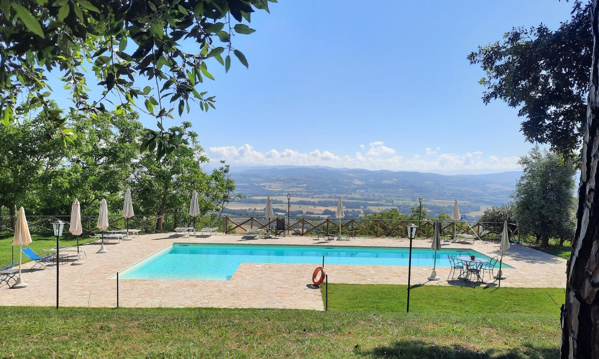 Fratta Todina Agriturismo Tenuta Conti Faina מראה חיצוני תמונה