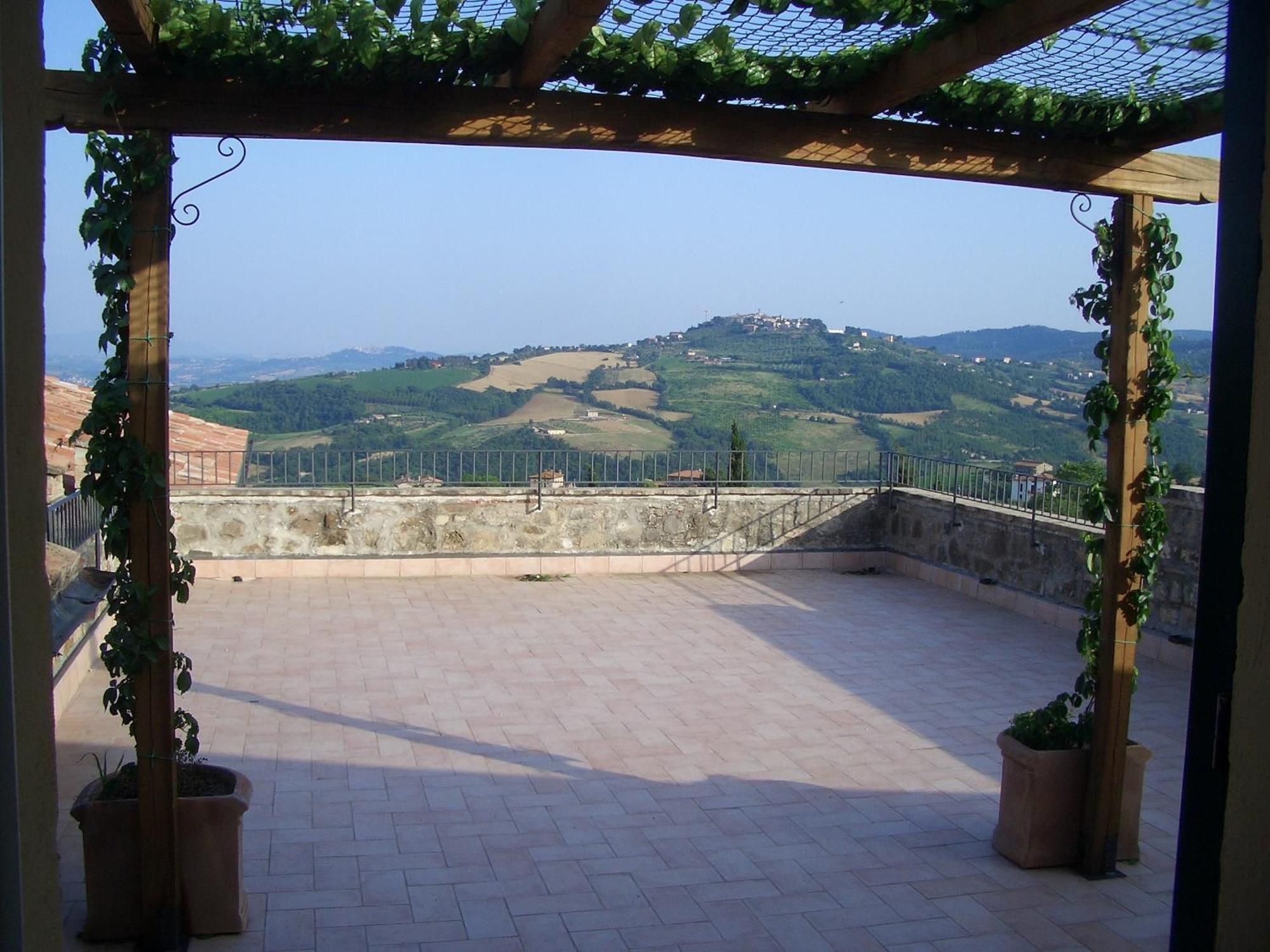 Fratta Todina Agriturismo Tenuta Conti Faina מראה חיצוני תמונה