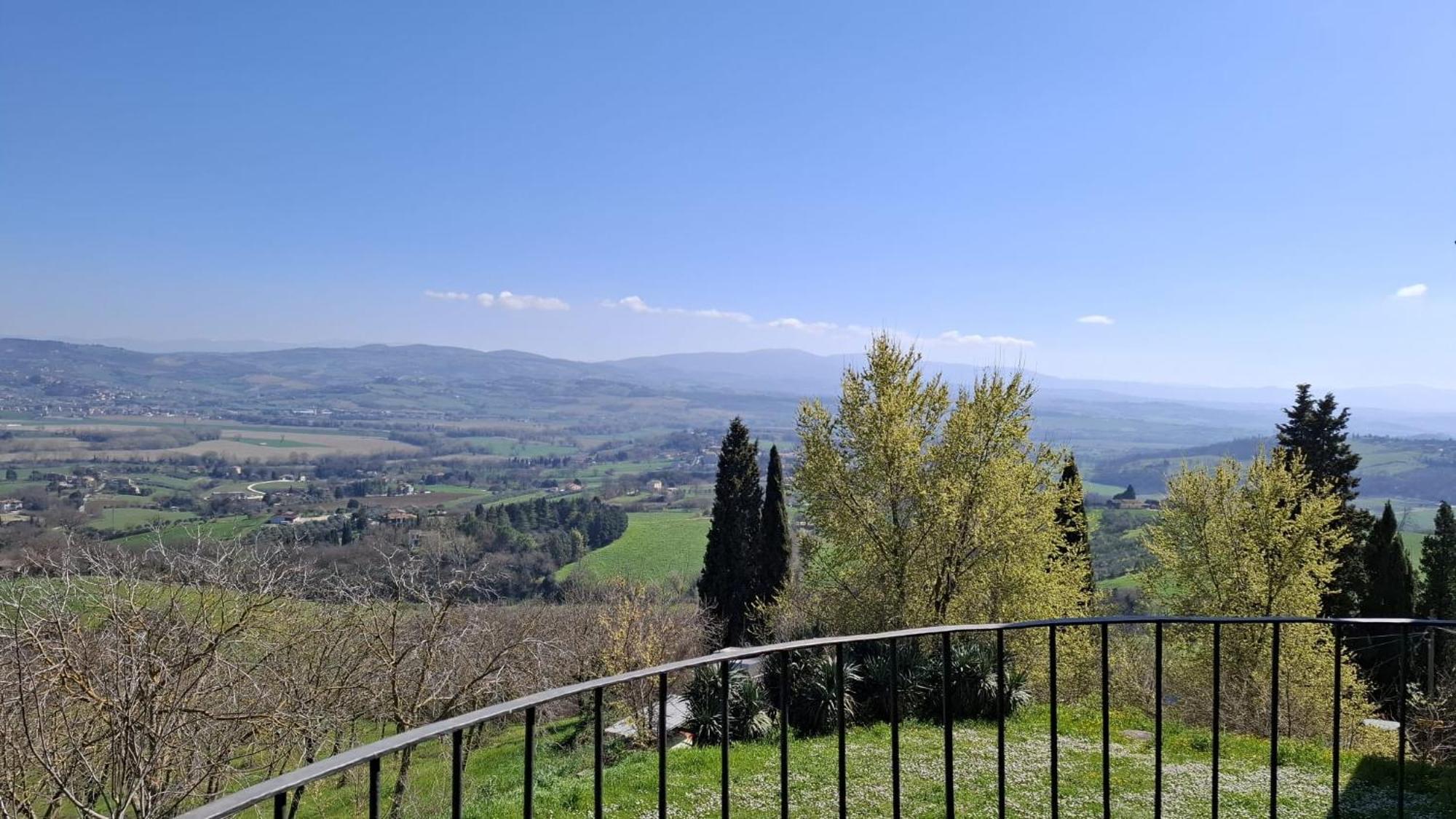 Fratta Todina Agriturismo Tenuta Conti Faina מראה חיצוני תמונה