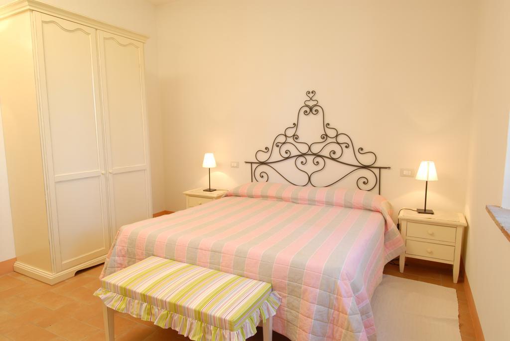 Fratta Todina Agriturismo Tenuta Conti Faina חדר תמונה