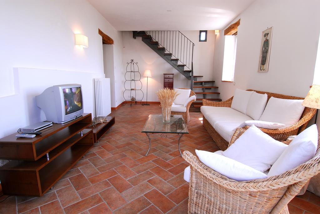 Fratta Todina Agriturismo Tenuta Conti Faina חדר תמונה
